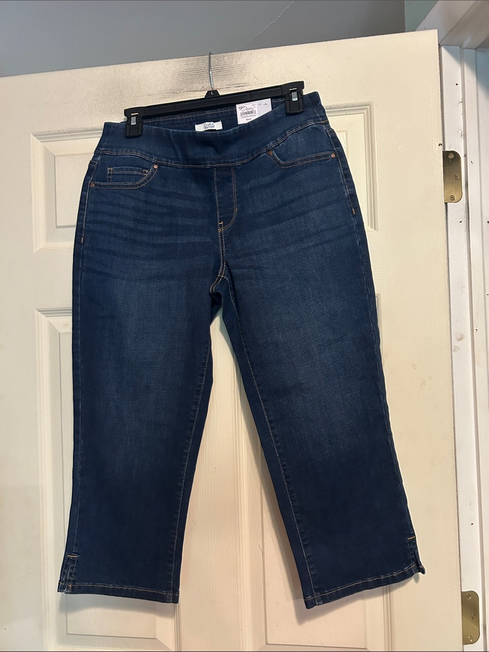 Croft & Barrow Dark Blue Cropped Jeans Size 6 NWT